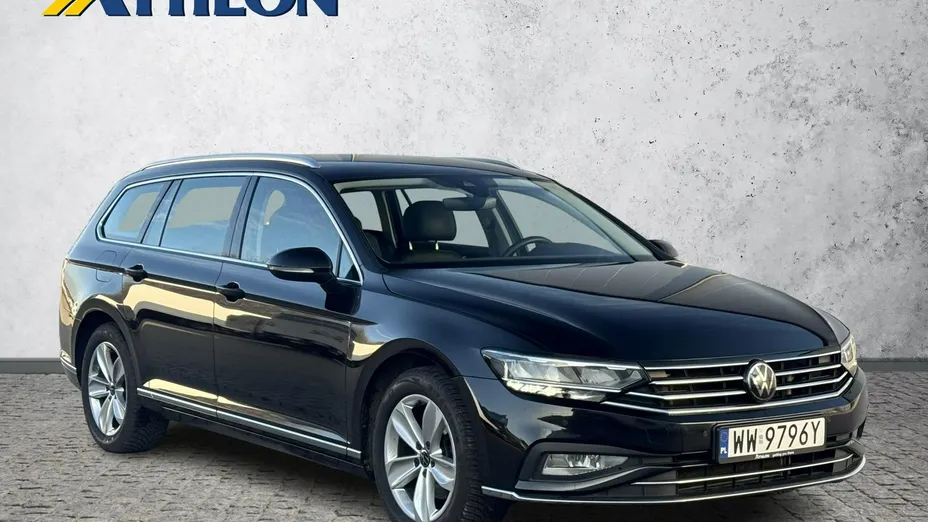 VOLKSWAGEN Passat -