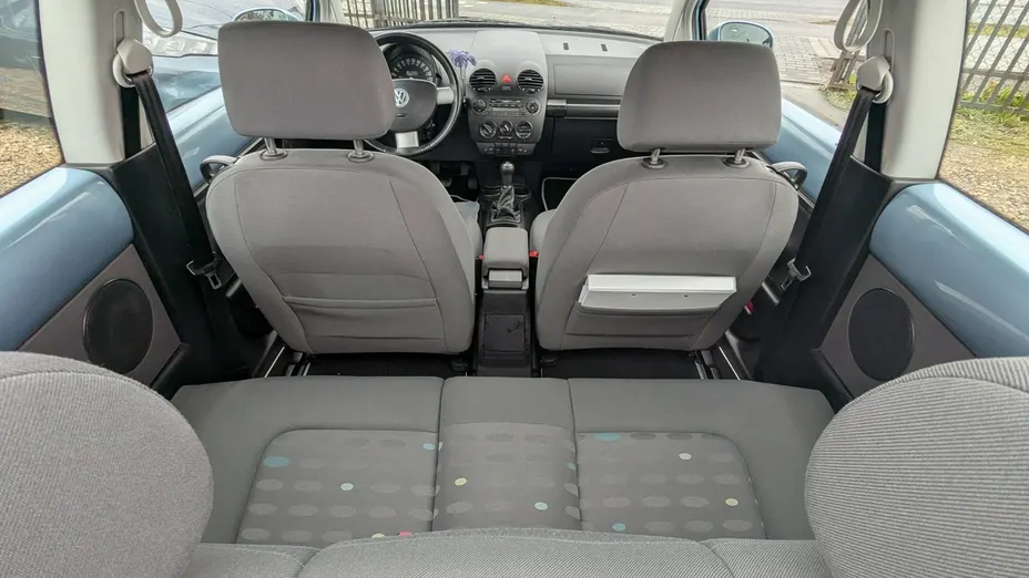 VOLKSWAGEN New Beetle -