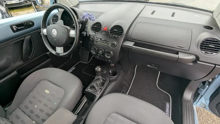 VOLKSWAGEN New Beetle -