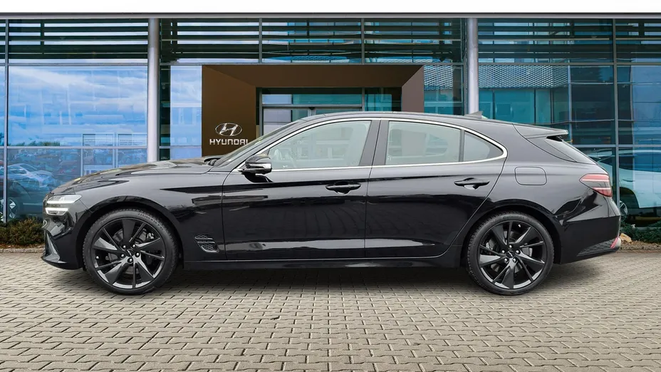 Genesis G70 -