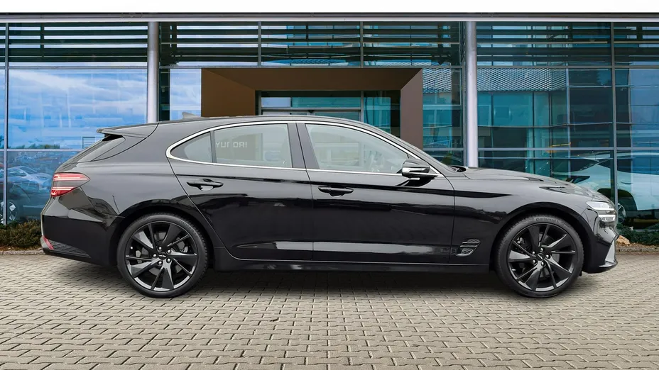 Genesis G70 -