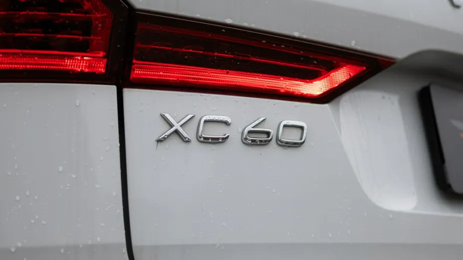 VOLVO XC60 -
