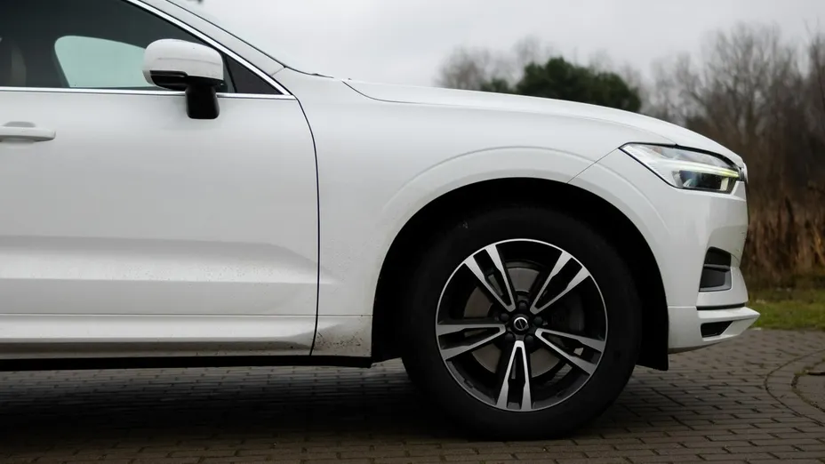 VOLVO XC60 -