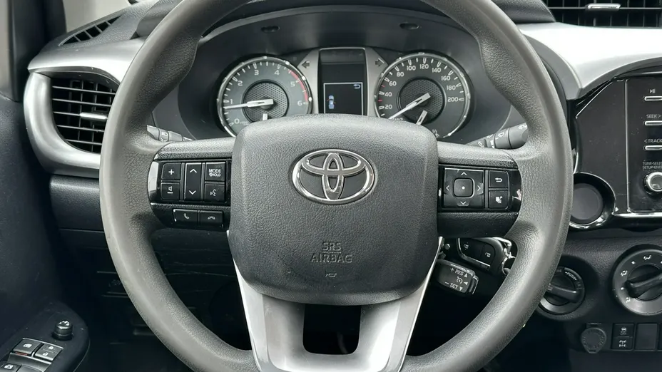TOYOTA HiLux -