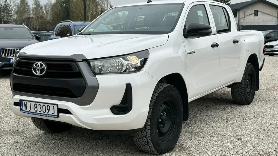 TOYOTA HiLux -