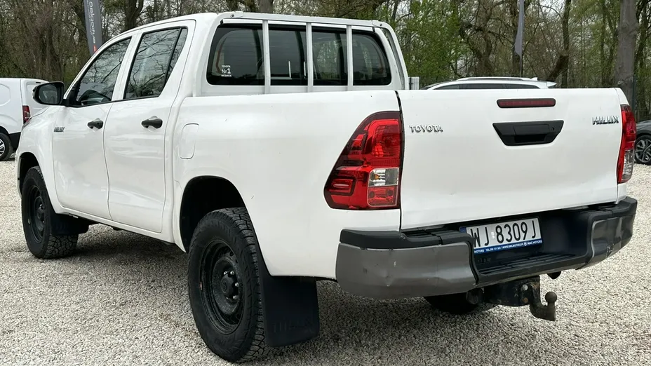 TOYOTA HiLux -