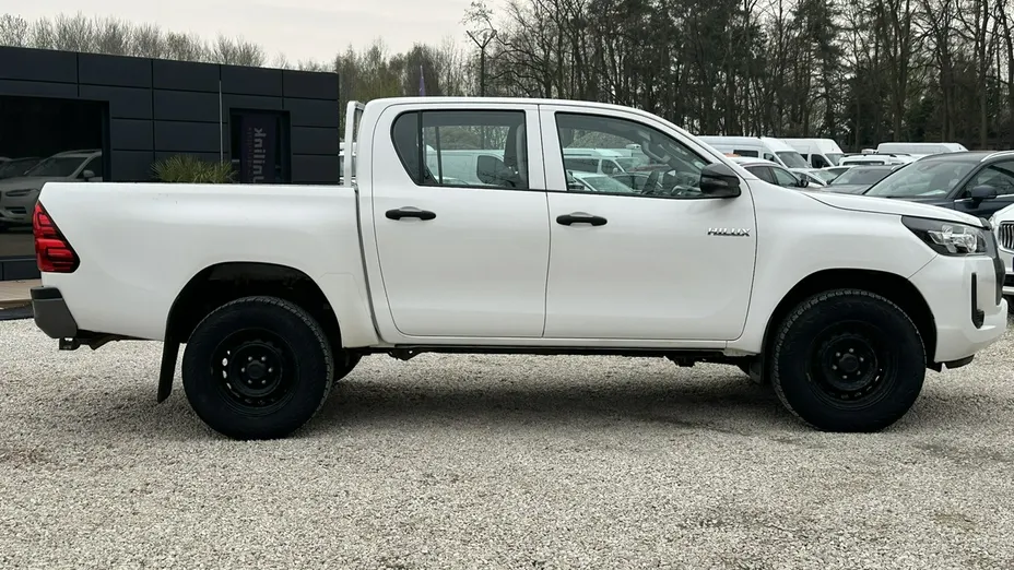 TOYOTA HiLux -