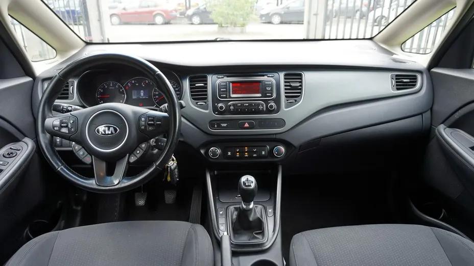 KIA Carens -