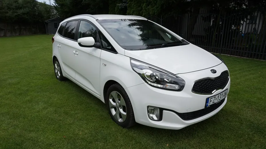 KIA Carens -