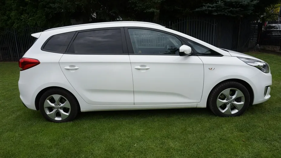 KIA Carens -
