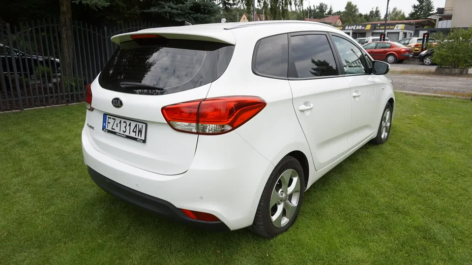 KIA Carens -