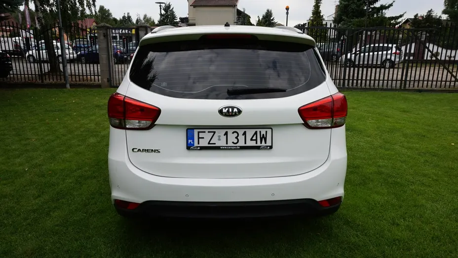 KIA Carens -