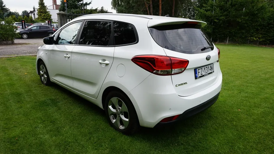 KIA Carens -