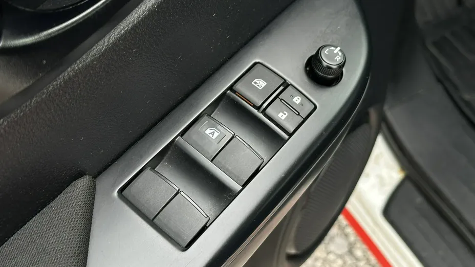 TOYOTA HiLux -