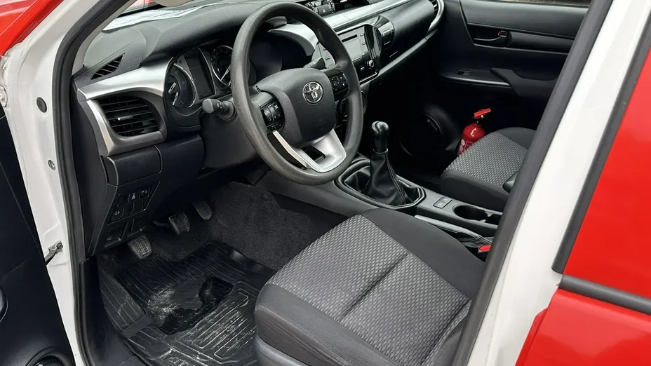 TOYOTA HiLux -