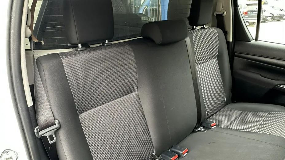 TOYOTA HiLux -