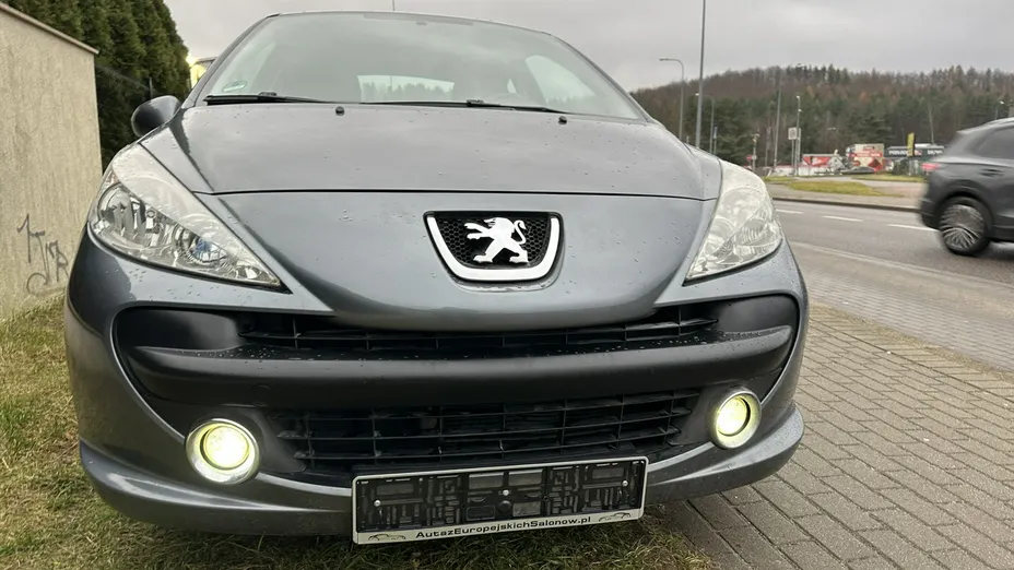 PEUGEOT 207 -
