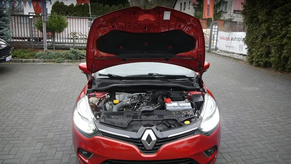 RENAULT Clio -