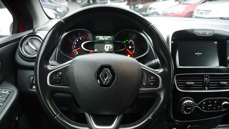 RENAULT Clio -