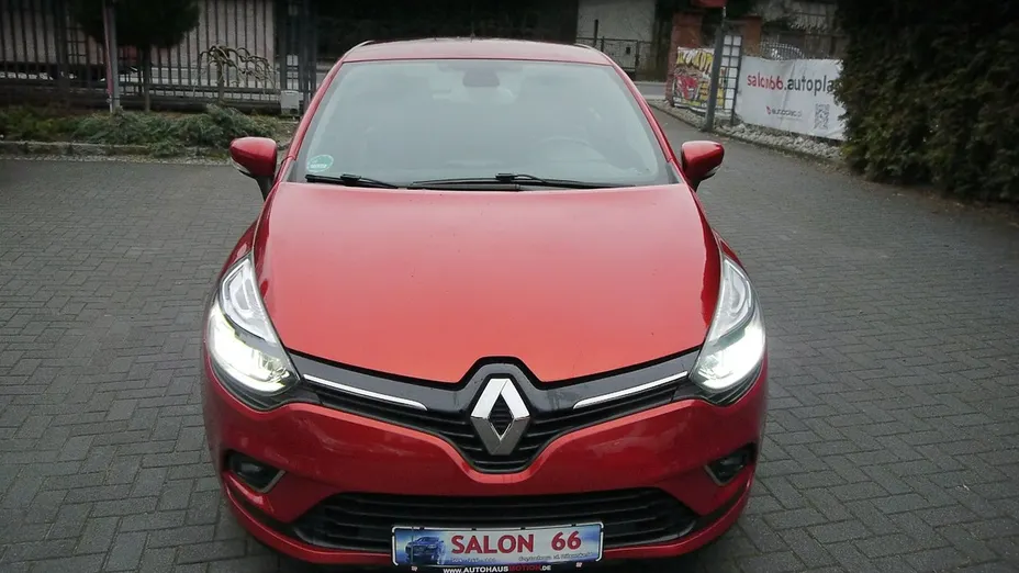 RENAULT Clio -
