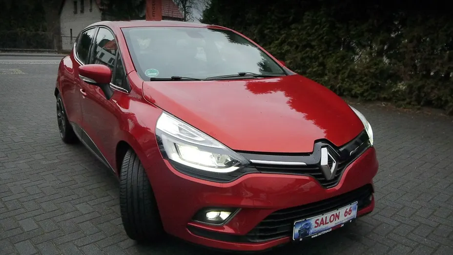 RENAULT Clio -
