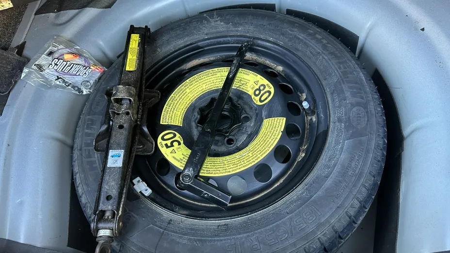 VOLKSWAGEN Jetta -