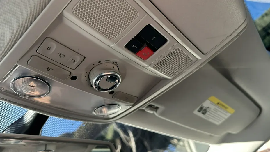 VOLKSWAGEN Jetta -