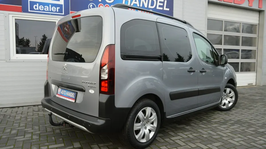 PEUGEOT Partner -