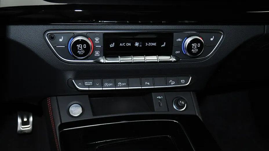 AUDI Q5 Q5 40 TDI mHEV Quattro S Line S tronic