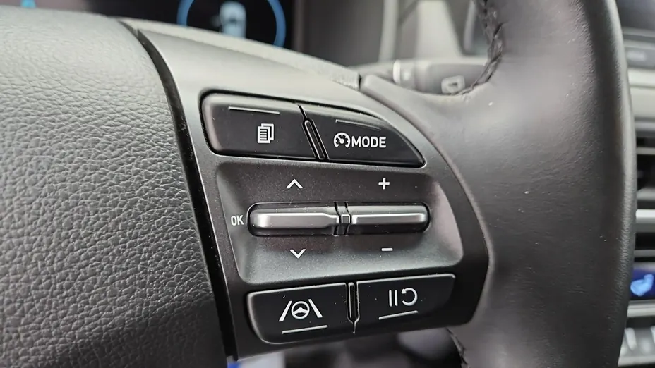 HYUNDAI Kona -