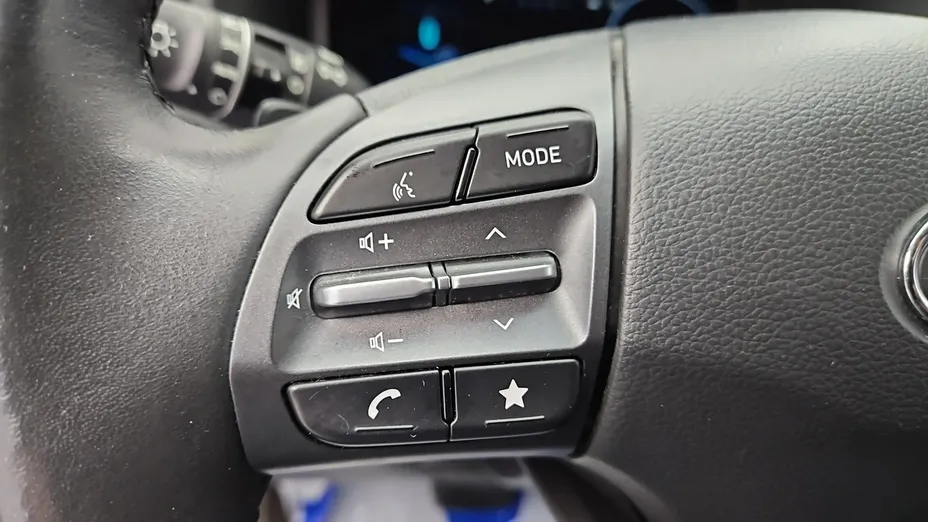 HYUNDAI Kona -