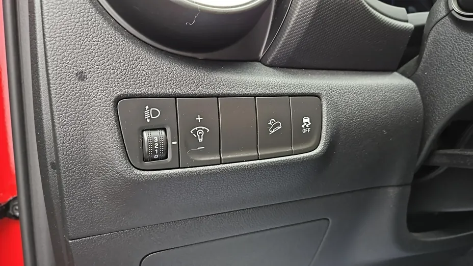 HYUNDAI Kona -