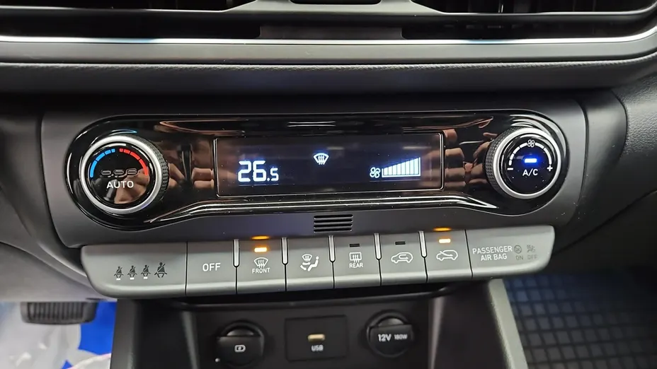 HYUNDAI Kona -