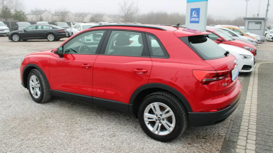 AUDI Q3 -
