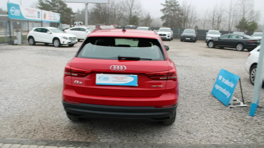 AUDI Q3 -