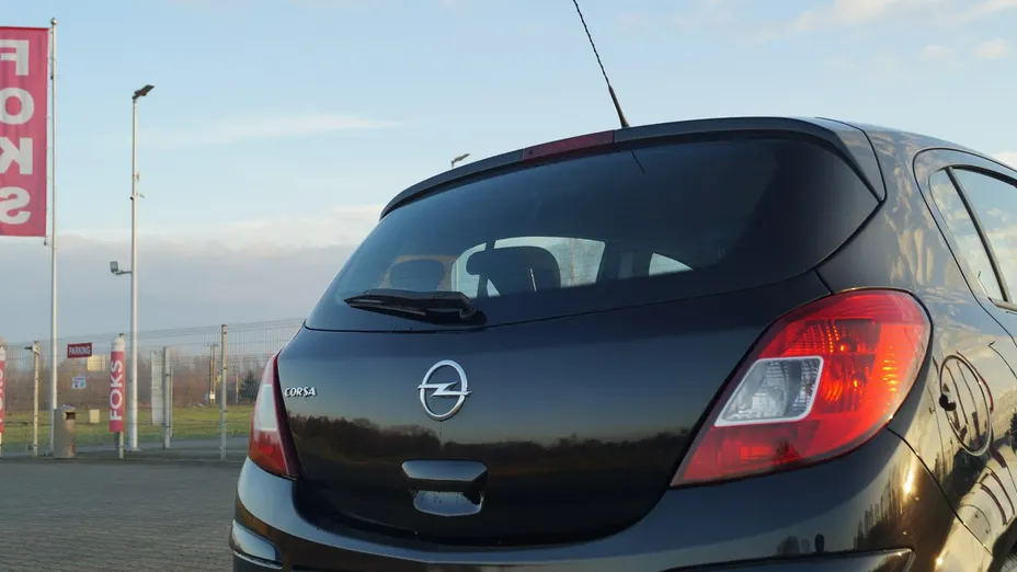 OPEL Corsa -
