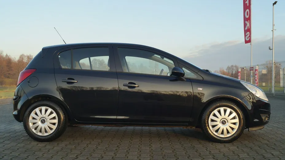 OPEL Corsa -