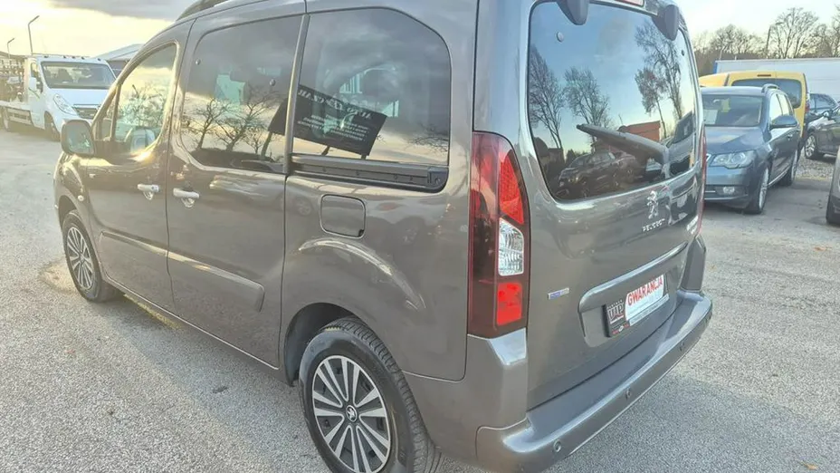 PEUGEOT Partner -