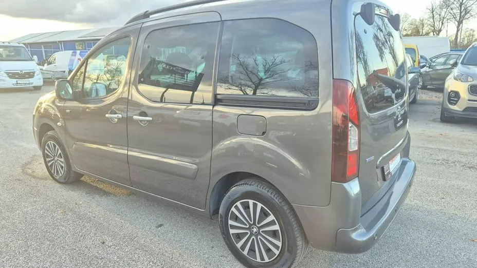 PEUGEOT Partner -