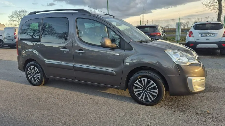 PEUGEOT Partner -