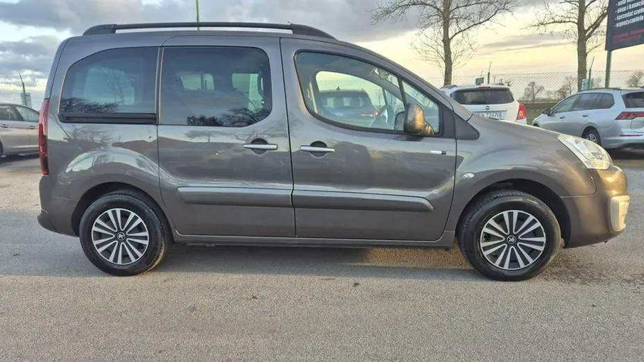 PEUGEOT Partner -