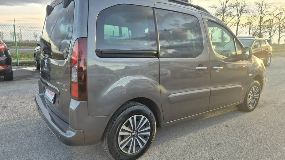 PEUGEOT Partner -