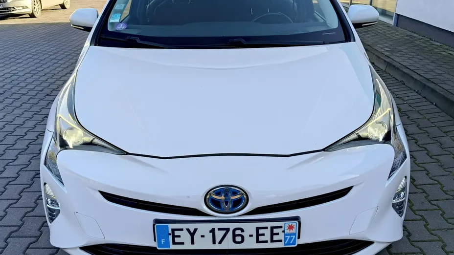 TOYOTA Prius -