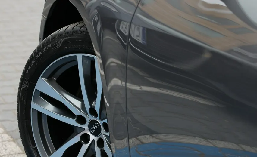 AUDI A6 -