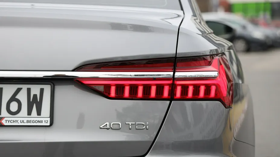AUDI A6 -