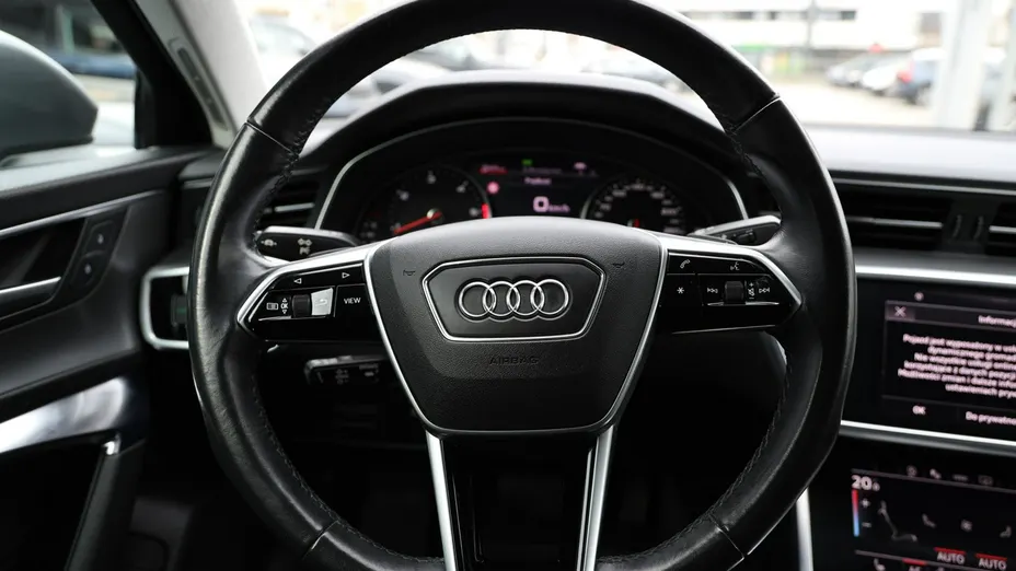 AUDI A6 -