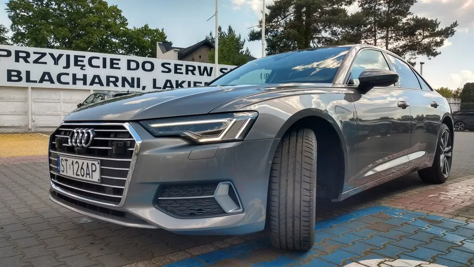 AUDI A6 -