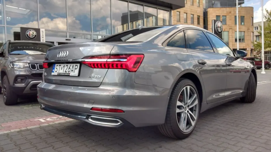 AUDI A6 -