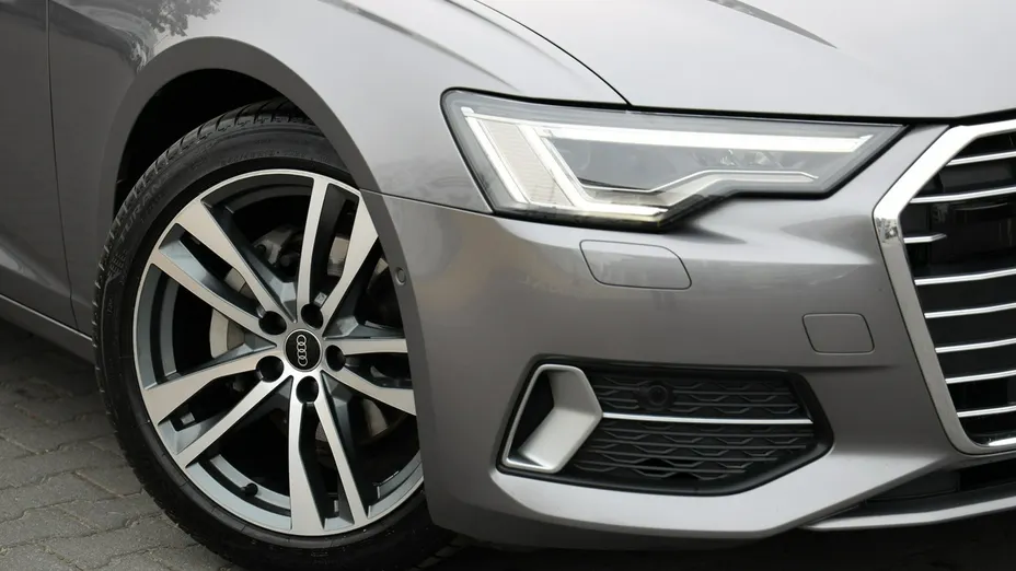 AUDI A6 -