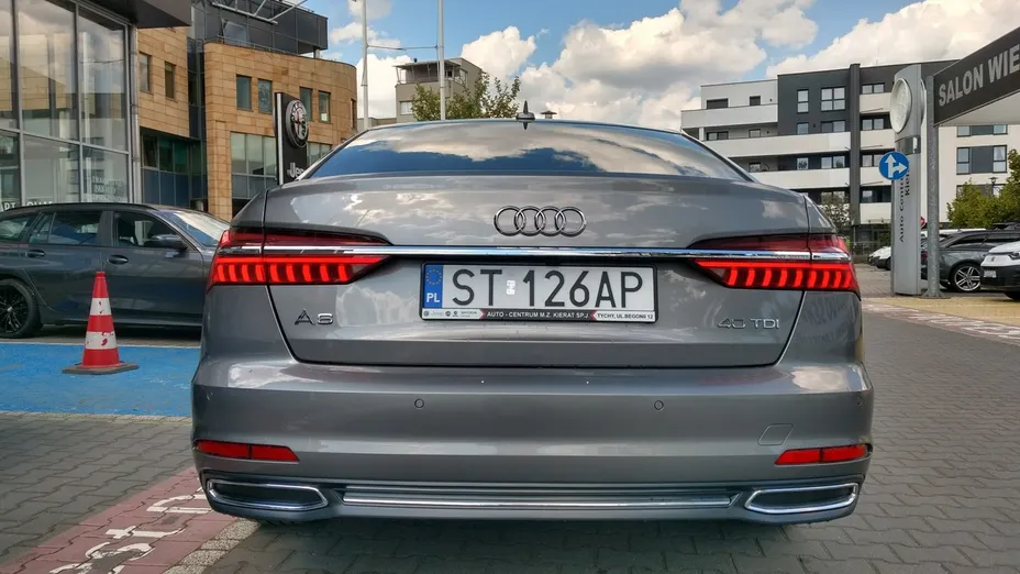 AUDI A6 -